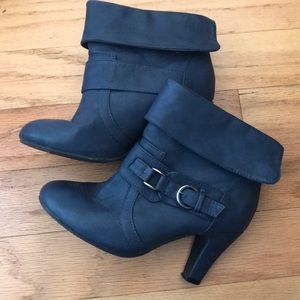 Rue21 Blue heeled booties
